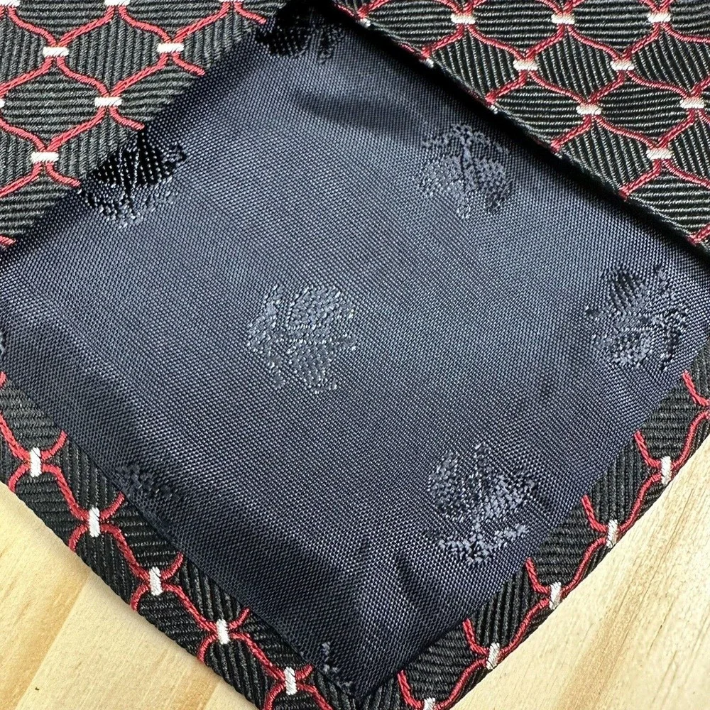 Brooks Brothers “346” Geometric Print Necktie 100%‎ Silk Means Tie